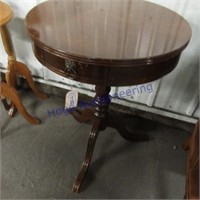 Small round table w.drawer