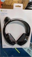 Headset with noise cancelling microphone. SKYPE