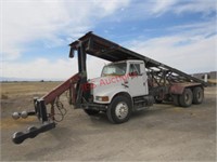 1990 International 4900 with Flip and Stack