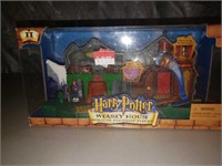 NIB Harry Potter Weasley House Playset