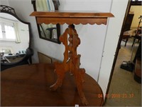 OAK EAST LAKE CANDLE TABLE