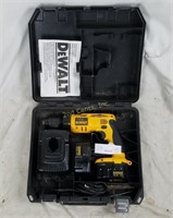 Dewalt Hammer Drill Dw996 Battery Works W/ Case