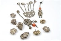 A LOT OF CHINESE EXPORT SILVER BEADS & PENDANTS
