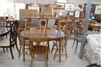 Round oak table, 6 chairs and leaf