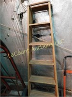6 ft, heavy duty ladder, wood, Louiville