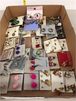flat of costume earrings (40 sets)