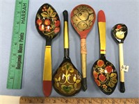 Lot of 5 Russian lacquer spoons        (h 89)