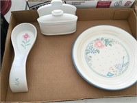 Fire-King (4 bowls); Corelle (2 small plates)