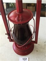 Victor lantern (red)