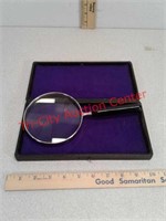 Magnifying glass with case