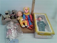 Lot of various vintage dolls