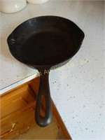 Cast iron skillet 8" Made in USA