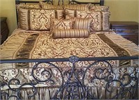 Horchow King Size Bedding Set with Pillows