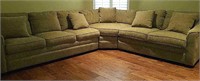 Large Craftmaster Pull Out Sectional