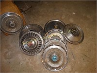 11 Vintage hub caps, 4 chevy, 3 ford in orginial