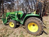 2017 3032E JOHN DEERE TRACTOR