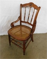 Set of Four Walnut Chair with Cane Bottoms