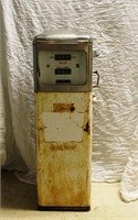 Vintage Gulf Gas Pump