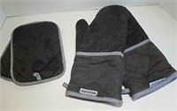 Grey KitchenAid Oven Mitts (2) and Hot Pads (2)