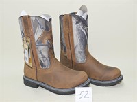 Pair of Smokey Mountain Boots - Buffalo Pattern