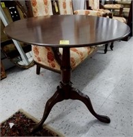 MAHOGANY QUEEN ANNE CENTER TABLE