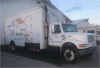 1995 International 4900 DT 466E refrigerated ice