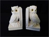 Ceramic owl bookends.  1 is chipped.