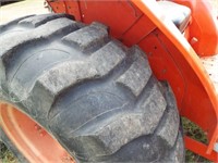 Kubota L4400 MFW tractor with LA703 front loader