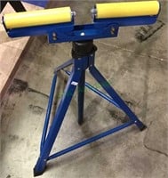 Board cutting support stand with roller bars,
