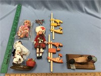 Lot of 3 dolls and 3 wood toys        (h 89)