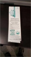 Natural oil free sunscreen by Derma E