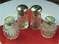 TRAY: 2 PAIR CRYSTAL STERLING TOP SHAKERS