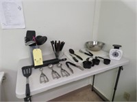 UTENSIL GROUP, KNIVES, ROLLING PIN,