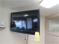 RCA 32 INCH TV WITH WALL BRACKET