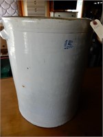 15 Gallon Stoneware Crock - Cracked