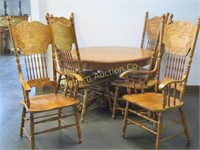 Oak Dining Set w/ 6 Pressed Back Chairs