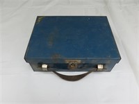 Vintage blue metal lunch box