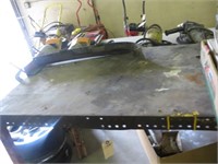 WORK BENCH WITH VISE