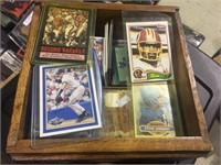 SMALL WOODEN BOX OF SPORTS CARDS