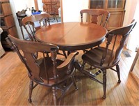 Vilas Dining Table & 4 Chairs, 40" D