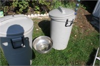 2 Large Rubbermaid Rubbish Cans