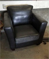 Black Fabric Sitting Chair