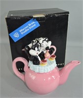 Warner Brothers Store Excl Pepe & Penelope Teapot