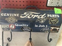 FORD HANGING BOX WITH HOOKS