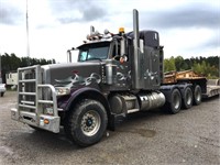 2013 Peterbilt 367 Truck Tractor Tri Drive