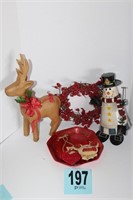 Reindeer, Wreath & Frosty