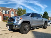 2017 Toyota Tundra 4x4 TRD package!
