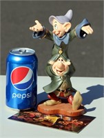Disney Classic Figurine Dopey Sneezy Dancing