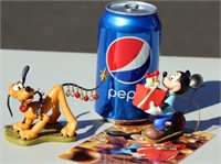 Disney Classic Figurines Mickey & Pluto Christmas