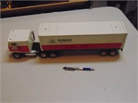 Tin Pioneer Hi-bred Limited Tractor Trailer